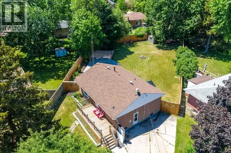 18 Tweedsmuir Avenue Sarnia ON N7S 2R8