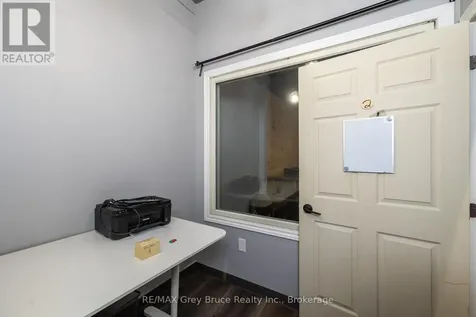 827 2nd Avenue East Owen Sound ON N4K 2H2