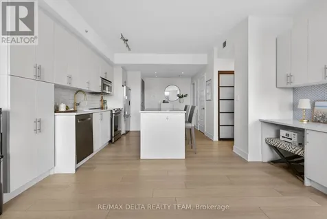 1035 Bank Street Ottawa ON K1S 3W9