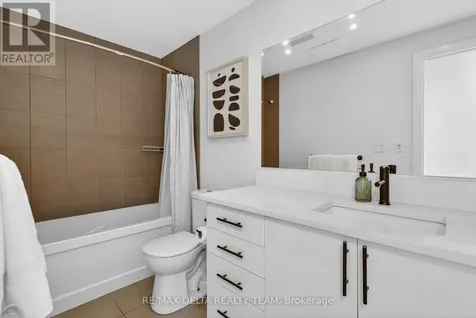 1035 Bank Street Ottawa ON K1S 3W9