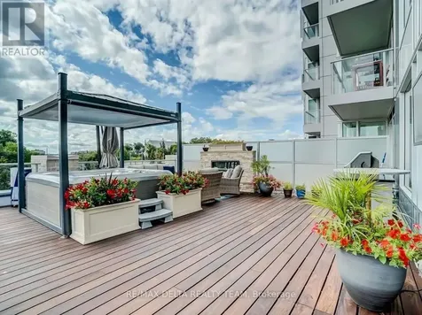 1035 Bank Street Ottawa ON K1S 3W9