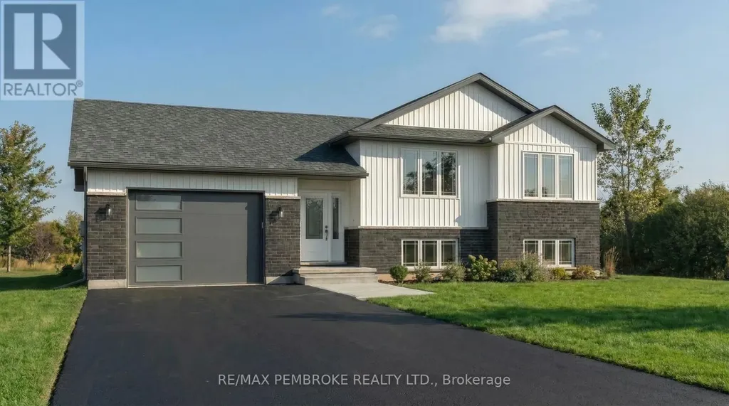 56 Eddy Crescent Pembroke ON K8A 0M1