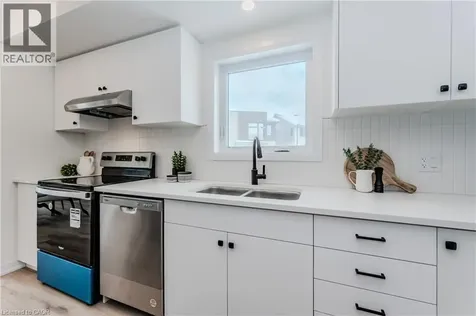 15 Stauffer Woods Trail Kitchener ON N2P 0L1