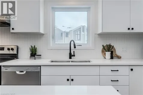 15 Stauffer Woods Trail Kitchener ON N2P 0L1