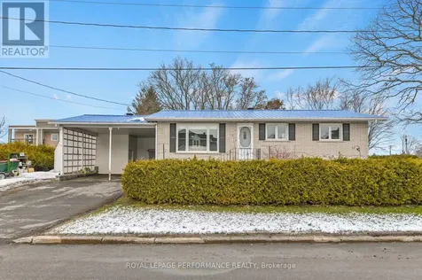 313 Cecile Boulevard West Hawkesbury ON K6A 1N7