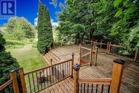 18 Hill Top Trail East Whitchurch-stouffville ON L4A 7X4
