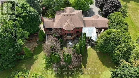 18 Hill Top Trail East Whitchurch-stouffville ON L4A 7X4