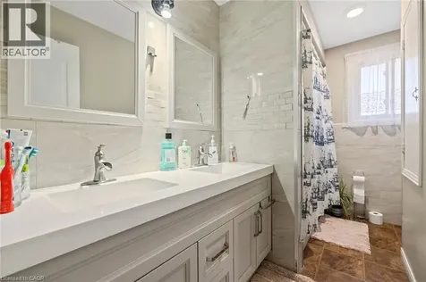 490 Queen Victoria Drive Hamilton ON L8W 1G9