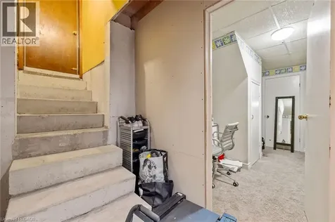 490 Queen Victoria Drive Hamilton ON L8W 1G9
