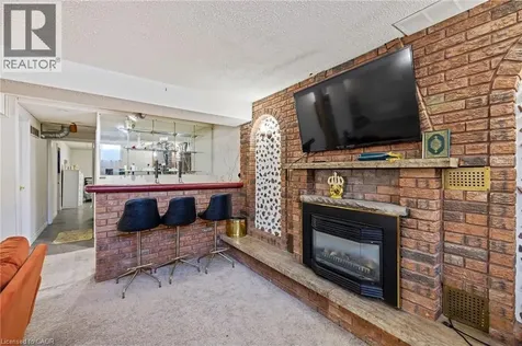 490 Queen Victoria Drive Hamilton ON L8W 1G9