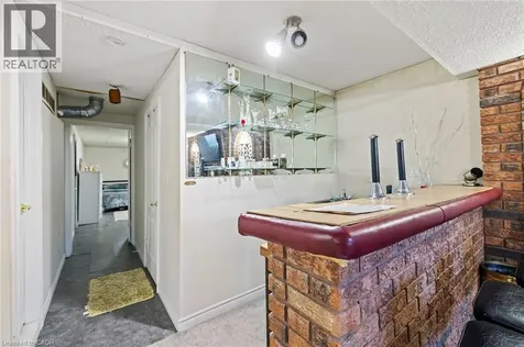 490 Queen Victoria Drive Hamilton ON L8W 1G9