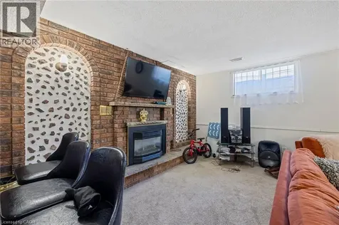 490 Queen Victoria Drive Hamilton ON L8W 1G9