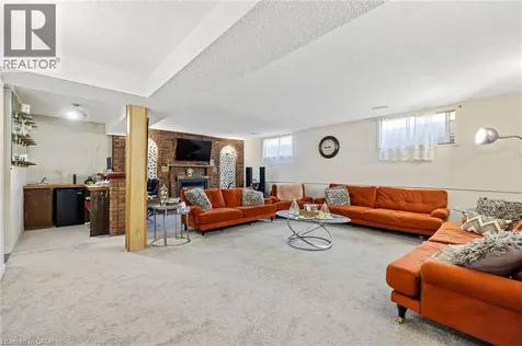 490 Queen Victoria Drive Hamilton ON L8W 1G9