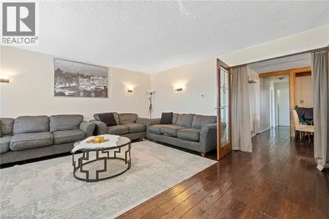 490 Queen Victoria Drive Hamilton ON L8W 1G9