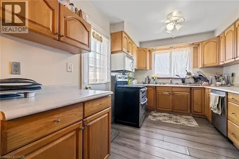 490 Queen Victoria Drive Hamilton ON L8W 1G9
