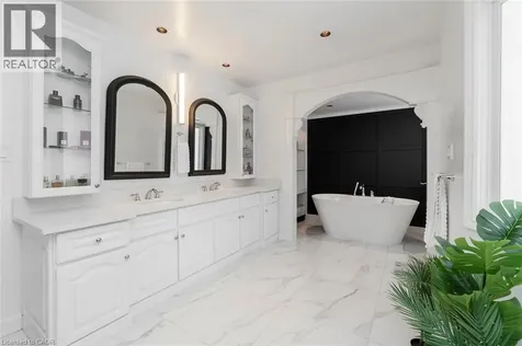 18 Stonegate Drive Hamilton ON L9G 3R7