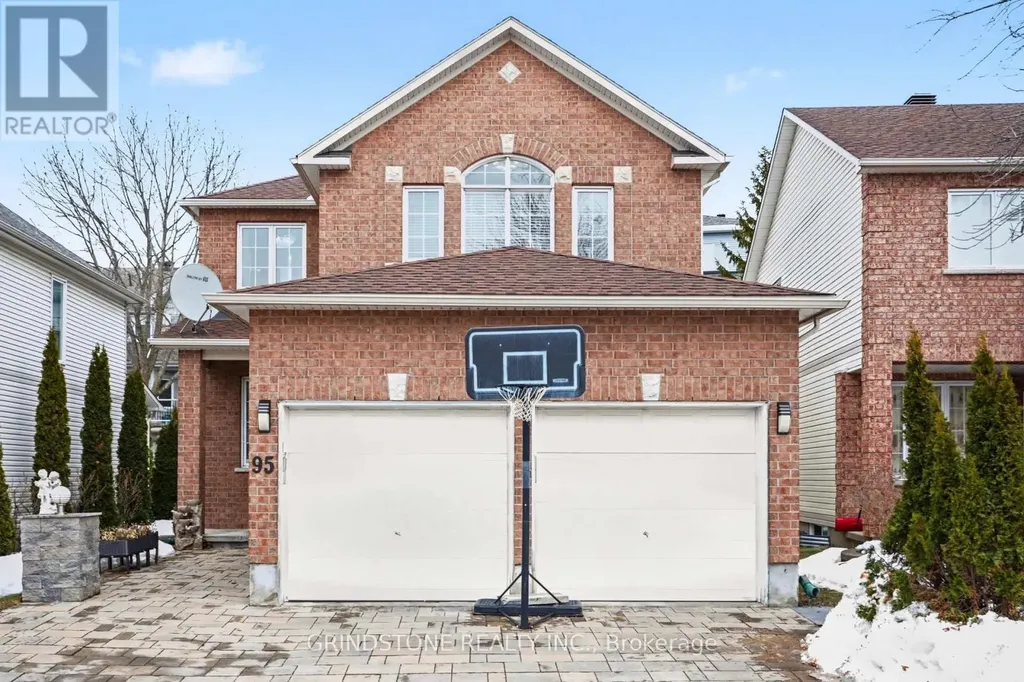 95 Evanshen Crescent Ottawa ON K2K 2X7