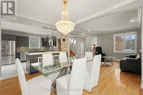 95 Evanshen Crescent Ottawa ON K2K 2X7