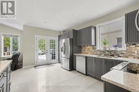 95 Evanshen Crescent Ottawa ON K2K 2X7