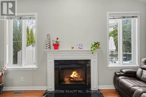 95 Evanshen Crescent Ottawa ON K2K 2X7