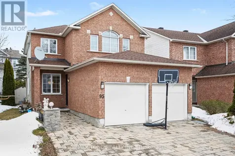 95 Evanshen Crescent Ottawa ON K2K 2X7