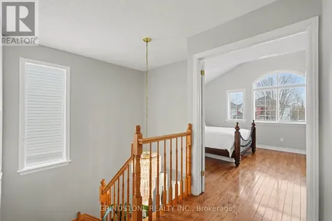 95 Evanshen Crescent Ottawa ON K2K 2X7