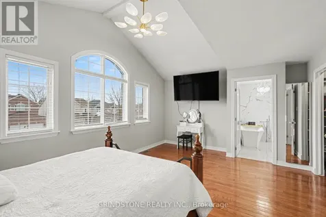 95 Evanshen Crescent Ottawa ON K2K 2X7