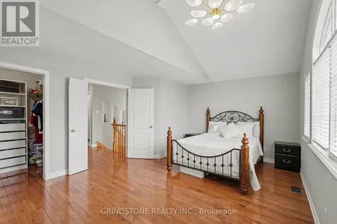 95 Evanshen Crescent Ottawa ON K2K 2X7