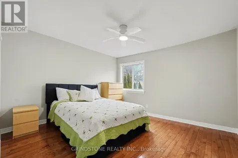 95 Evanshen Crescent Ottawa ON K2K 2X7
