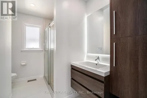 95 Evanshen Crescent Ottawa ON K2K 2X7
