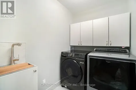 95 Evanshen Crescent Ottawa ON K2K 2X7