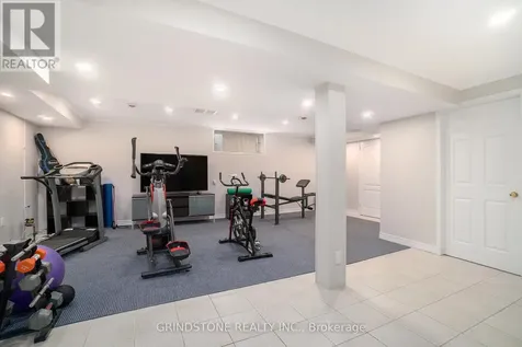 95 Evanshen Crescent Ottawa ON K2K 2X7