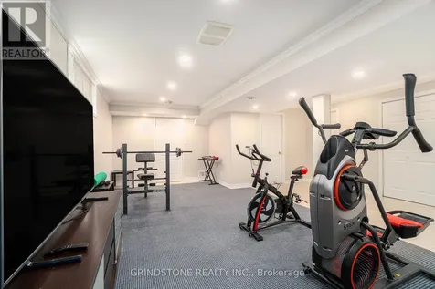 95 Evanshen Crescent Ottawa ON K2K 2X7