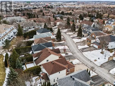 95 Evanshen Crescent Ottawa ON K2K 2X7