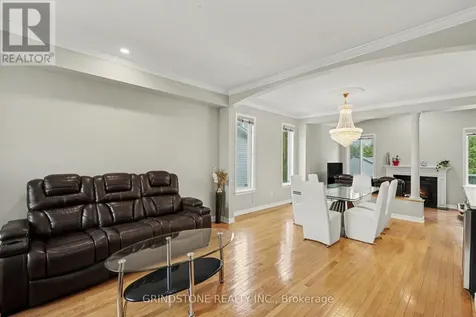 95 Evanshen Crescent Ottawa ON K2K 2X7