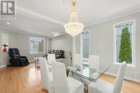 95 Evanshen Crescent Ottawa ON K2K 2X7