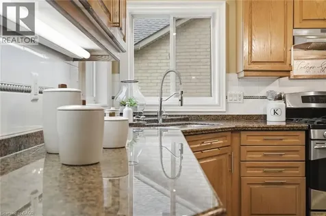 39 Winegarden Trail Dundas ON L9H 7M1