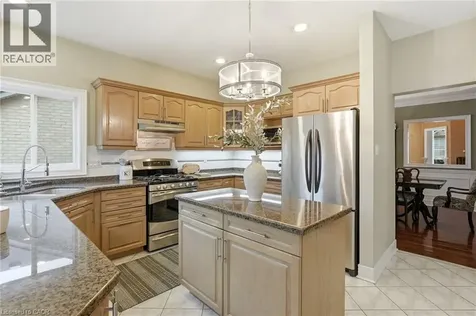 39 Winegarden Trail Dundas ON L9H 7M1