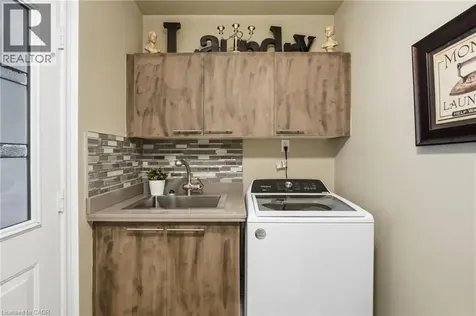 39 Winegarden Trail Dundas ON L9H 7M1