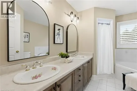 39 Winegarden Trail Dundas ON L9H 7M1
