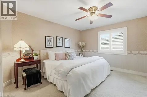 39 Winegarden Trail Dundas ON L9H 7M1