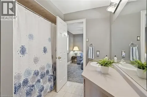 39 Winegarden Trail Dundas ON L9H 7M1