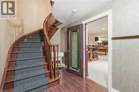 39 Winegarden Trail Dundas ON L9H 7M1