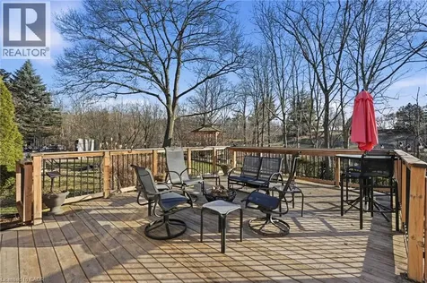 39 Winegarden Trail Dundas ON L9H 7M1