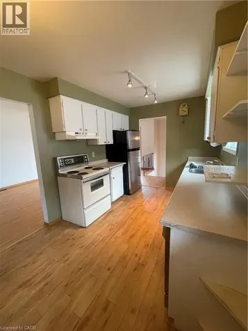 24 Yeoville Court Hamilton ON L9C 5W3