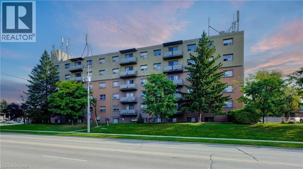 283 Fairway Road North Kitchener ON N2A 2P1
