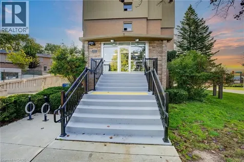 283 Fairway Road North Kitchener ON N2A 2P1
