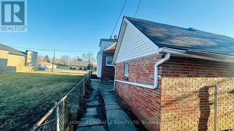486 Matthew Brady Avenue Windsor ON N8S 3J6
