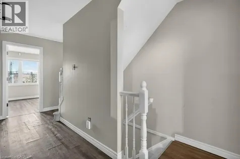 1548 Richmond Street London ON N6G 4W7
