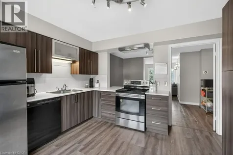1548 Richmond Street London ON N6G 4W7